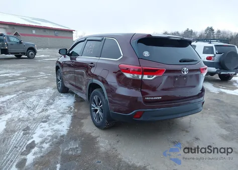 2017 Toyota Highlander Le z USA, uszkodzony, nr VIN 5TDBZRFH8HS406052